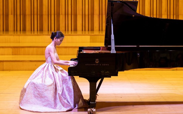 Nghệ sĩ piano Trần Lê Bảo Quyên: Đi chậm để giữ lửa nghệ thuật