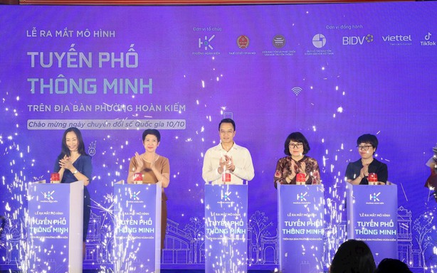 "Tuyến phố thông minh” đưa công nghệ số vào đời sống phố cổ Hà Nội
