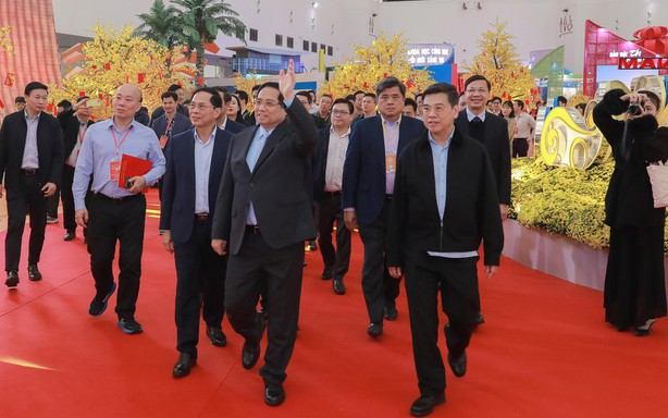 Thủ tướng Phạm Minh Chính dự tổng duyệt chương trình khai mạc Hội chợ Mùa Xuân - 2026