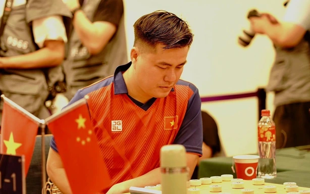 Người hâm mộ cờ tướng Trung Quốc bàn tán sôi nổi khi Lại Lý Huynh được đặc cách ở giải đấu lớn