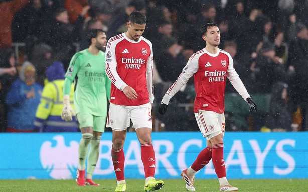 Đánh rơi chiến thắng trước đội bét bảng đầy khó tin, Arsenal gây thất vọng tràn trề