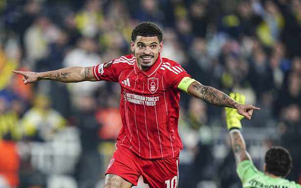 Kết quả Cúp C2: Đại diện Premier League giành chiến thắng thuyết phục với tân HLV