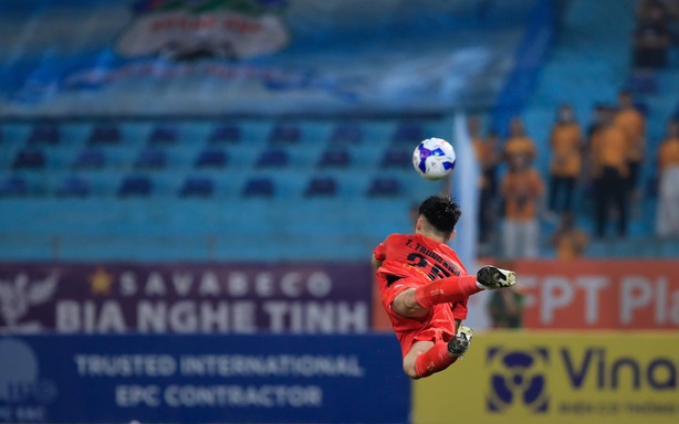 Trung Kiên đối đầu Văn Toản ở 'chung kết ngược' V-League