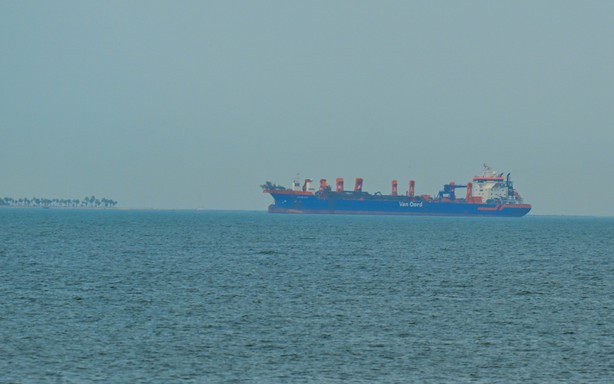 Iraq đàm phán với Iran để khơi thông eo biển Hormuz cho tàu chở dầu