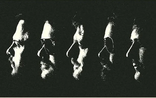 Album "Mutiny After Midnight" của Johnny Blue Skies & The Dark Clouds: Nối lại sợi dây hữu hình giữa âm nhạc và khán giả