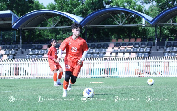 Tiền vệ U20 Việt Nam: 'Nhật Bản mạnh về ban bật'