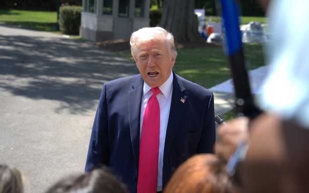 Tổng thống Mỹ Donald Trump thừa nhận cuộc chiến với Iran là “sự trệch hướng nhỏ”