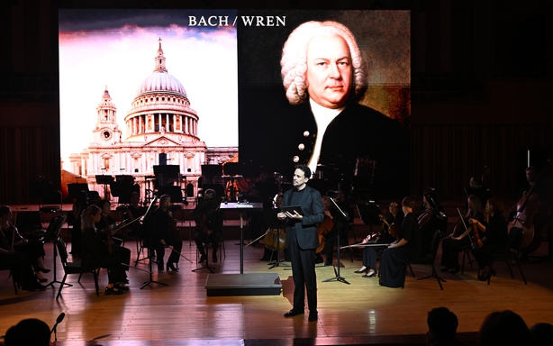 Khi âm nhạc trở thành không gian, kiến trúc trở thành âm thanh