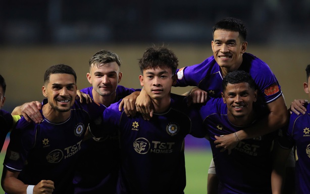 Trung vệ 20 tuổi của Hà Nội FC khiến V-League thêm hấp dẫn