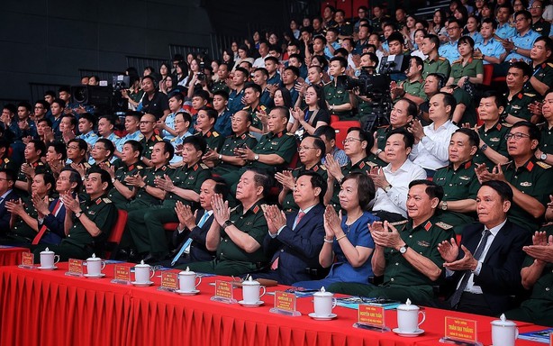 Trao giải Cuộc thi viết “Bảo vệ nền tảng tư tưởng của Đảng trong tình hình mới” lần thứ 5