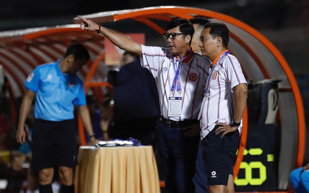 Áp lực cho HLV nội tại V-League