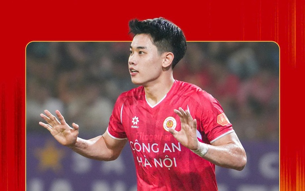 Đình Bắc thăng hoa với 8 bàn thắng, được vinh danh trước thềm AFF Cup