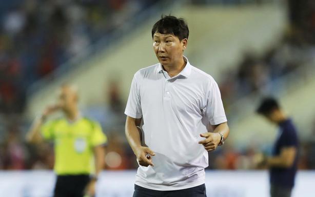 ĐT Việt Nam vs Indonesia: Một chiếc áo mới cho HLV Kim Sang Sik