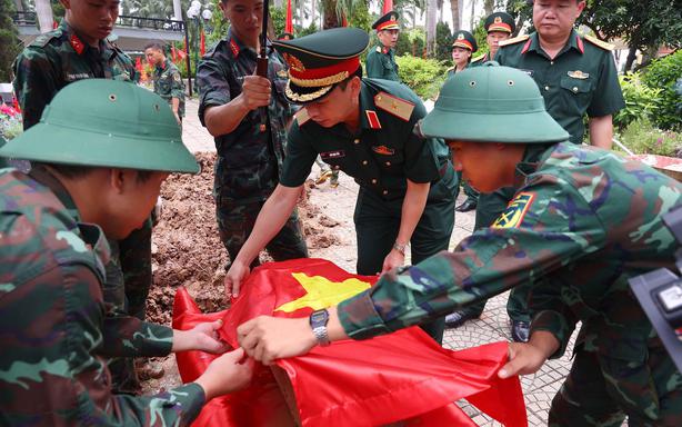 Hà Nội đẩy nhanh tiến độ lấy mẫu hài cốt liệt sĩ