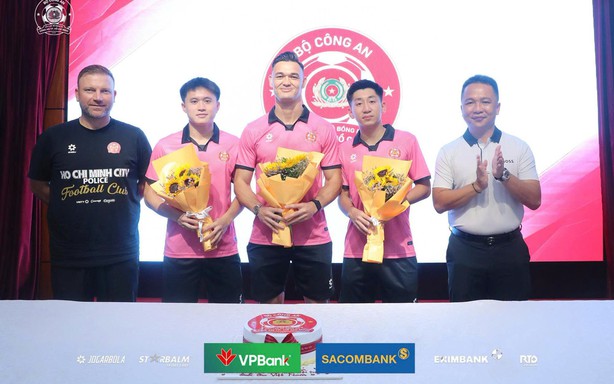 Lê Giang được CLB Công an TP.HCM vinh danh sau chức vô địch ASEAN Cup 2026