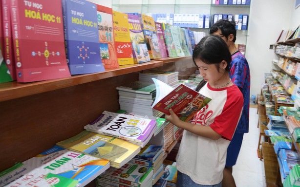 Thủ tướng chỉ đạo huy động tất cả nguồn lực, in ấn, cung ứng đủ sách giáo khoa