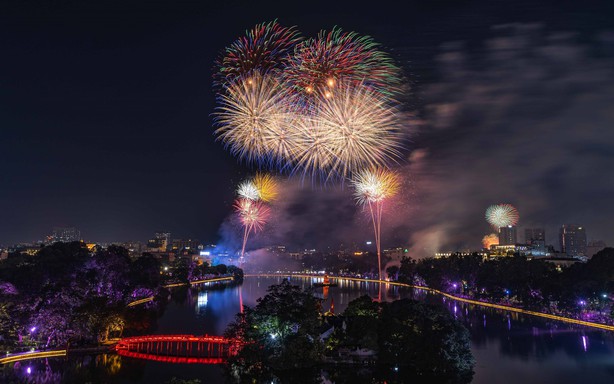 Hà Nội rực rỡ pháo hoa chào mừng Tết Độc lập