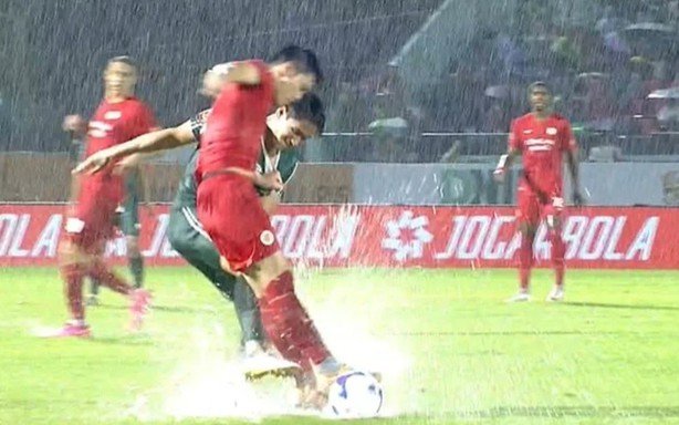 Phạm lỗi thô bạo với Đình Bắc, hai cầu thủ của Đồng Nai bị kỷ luật nội bộ