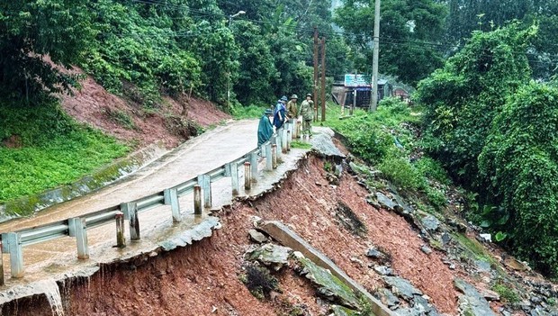 Mưa lớn - nguy cơ lũ quét, sạt lở đất ở Hà Tĩnh, Quảng Trị và Đà Nẵng