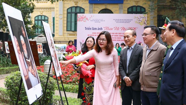 Khai mạc triển lãm ảnh "Xuân Hà Nội 2026"