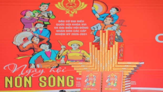 Tái hiện niềm tin, khí thế của 'Ngày hội non sông' qua 800 bức ảnh