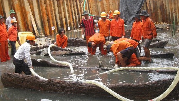 Khai quật tàu đắm Bình Châu - đế cột buồm, mũi thuyền và bánh lái