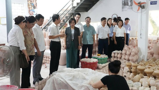 Phát triển kinh tế tập thể gắn với bảo tồn và phát huy giá trị làng nghề