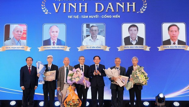 Phó Thủ tướng Hồ Quốc Dũng: Đưa khoa học hạt nhân trở thành động lực then chốt cho sự phát triển đất nước 