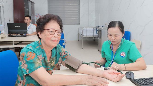 Chăm sóc sức khỏe ban ngày - giải pháp thích ứng với già hóa dân số