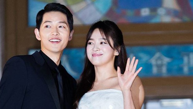 12 cặp đôi ‘phim giả tình thật’ đáng ngưỡng mộ của làng giải trí Hàn Quốc