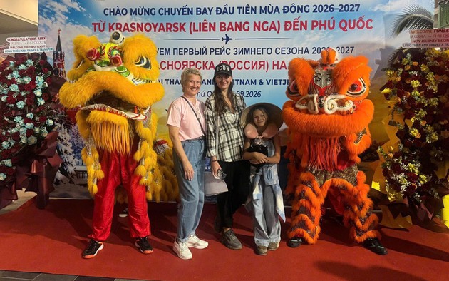 Đón chuyến bay thẳng đầu tiên đưa du khách từ Nga đến Việt Nam