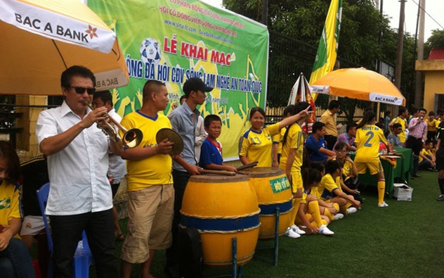 Chùm ảnh: Khai mạc giải bóng đá Hội CĐV SLNA