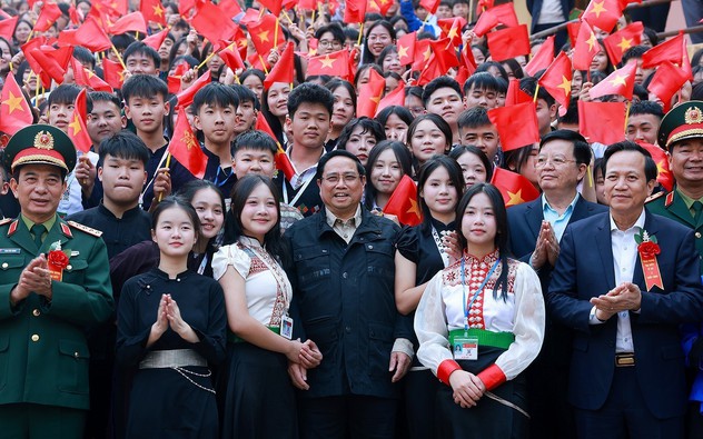 Thủ tướng dự Lễ khởi công Dự án đầu tư cơ sở vật chất cho trường phổ thông vùng cao Việt Bắc