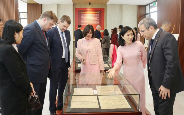 "Mở lối" cho di sản tư liệu