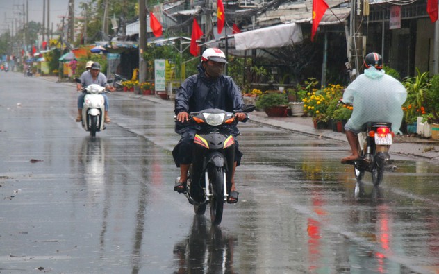 Dự báo thời tiết ngày 11/10: Mưa lớn tại một số khu vực ở Trung Bộ; Nam Bộ có mưa dông chiều tối, biển động mạnh