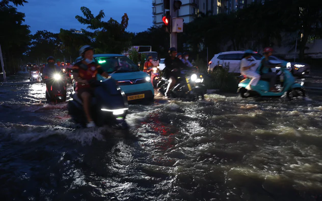 Triều cường gây ngập sâu nhiều tuyến đường phía Nam TP. Hồ Chí Minh