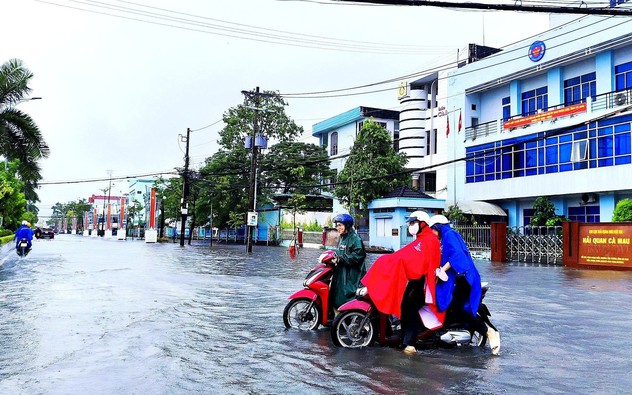 Cảnh báo mưa lớn cục bộ kèm lốc sét, mưa đá tại khu vực Nam Bộ 