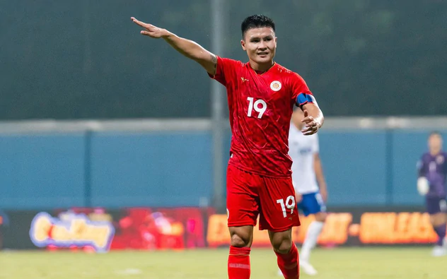 Quang Hải hướng tới sự hoàn hảo cùng CLB CAHN tại Shopee Cup