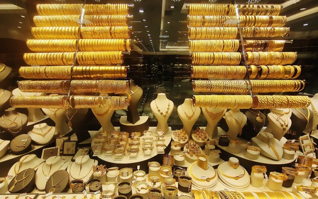 Giá vàng đảo chiều đi lên từ mức thấp nhất trong 2 tháng