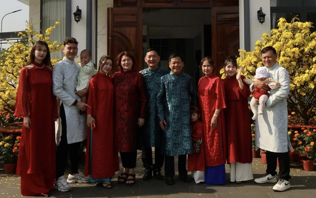 Vợ chồng Văn Lâm hạnh phúc đón chào năm mới Bính Ngọ