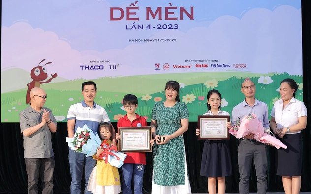 Từ "só" Hoa Muồng Vàng nhìn ra thế giới rộng lớn