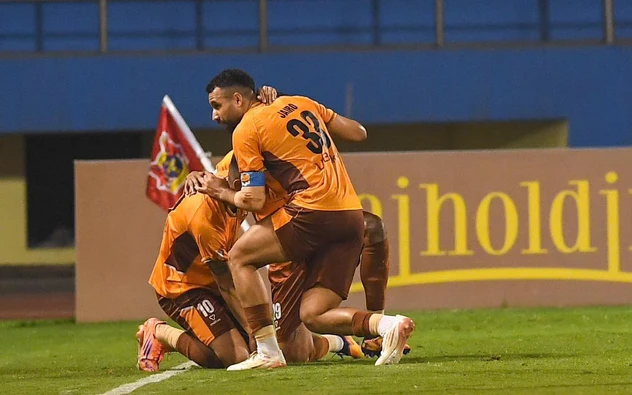 Trung Kiên sụt 8kg sau trận thua U23 Trung Quốc, về V-League vẫn giúp HAGL ghi dấu ấn