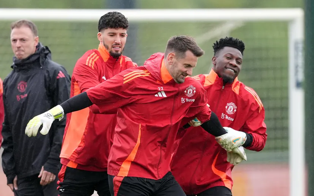 MU thanh lọc thủ môn, 4 cái tên đối diện nguy cơ rời Old Trafford