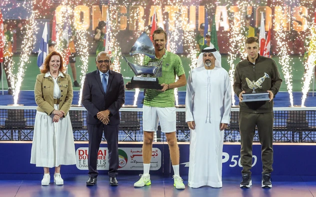 Medvedev và loạt ngôi sao quần vợt mắc kẹt tại Dubai vì chiến sự Trung Đông