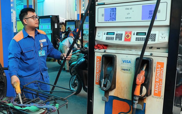 Giảm thuế đối với xăng, dầu đến ngày 15 tháng 4 năm 2026