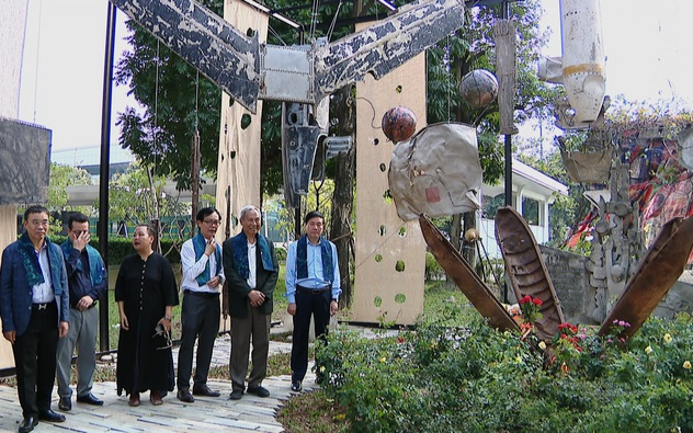 Không gian nghệ thuật đương đại sáng tạo từ xác máy bay và vỏ bom tại Bảo tàng Hà Nội