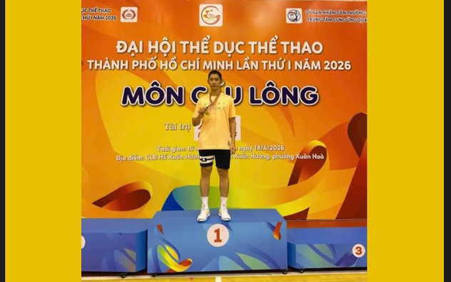 Tay vợt Nguyễn Tiến Minh vô địch cầu lông ở tuổi 43 sau khi đối thủ bỏ cuộc