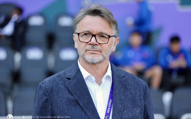 Tin nóng bóng đá Việt hôm nay 22/4: Ông Troussier trở lại Việt Nam; HLV Việt Nam rời đội bóng Nam Mỹ sau 1 tháng