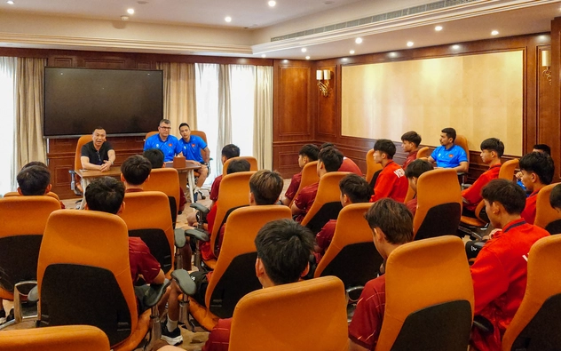 Chủ tịch VFF giao nhiệm vụ cho U17 Việt Nam, nhắc cầu thủ hạn chế mạng xã hội