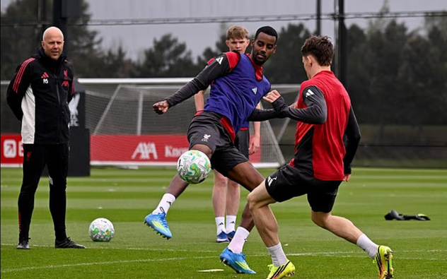 Liverpool nhận cú sốc trước đại chiến MU tại Old Trafford